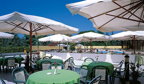 През август в Италия! 7 нощувки със закуски и вечери в Хотел Clorinda 4*, Италия само за 975 лв. на човек.