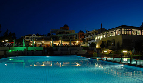 Last Minute! 5 нощувки със закуски и вечери в хотел Atrium 4*, Халкидики