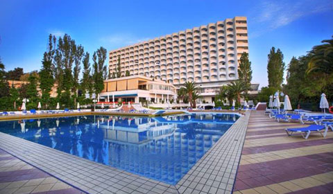 Късно лято в Гърция през Септември! 5 нощувки + закуски и вечери в хотел Pallini Beach 4*, Халкидики!