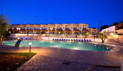За 6-ти Септември в Гърция! Изкарайте 5 нощувки на база All inclusive в Village Mare 4*, Халкидики само за 588 лв. на човек!