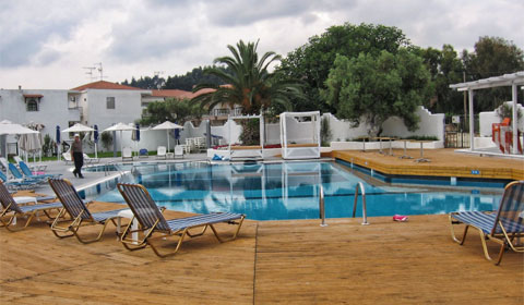 01-06.май: 5 нощувки, All Inclusive в хотел Ioli Village 3*, Халкидики!