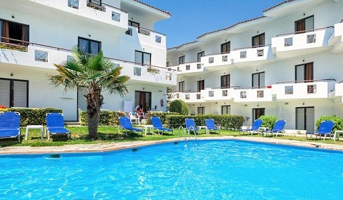 7 нощувки със закуски и вечери в Dolphin Beach Hotel 3*, Халкидики през м.Юли и м.Август!