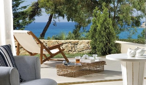 Луксозна почивка в Гърция през м.Април! 5 нощувки със закуски, обяди и вечери в хотел Sani Beach Club 5*, Халкидики!