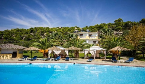 Майски празници: 2 нощувки със закуски и вечери + напитки в хотел Koviou Holiday Village 3*, Халкидики, Гърция!