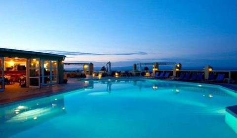 5 нощувки със закуски и вечери в Daphne Holiday Club 3*, Халкидики, Гърция през Юни и Юли!