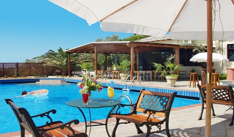 През Юли и Август: 3 нощувки със закуски и вечери или All Inclusive в хотел Aeria 3*, о.Тасос, Гърция!