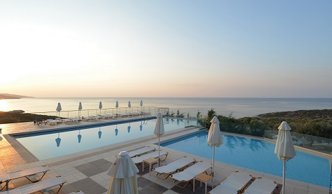 През Септември: 3 нощувки със закуски и вечери в хотел Aeolis Palace 4*, о.Тасос, Гърция! Две деца до 11.99г. - безплатно!