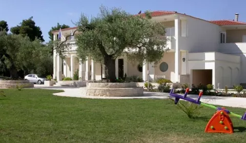 Paradise Hotel