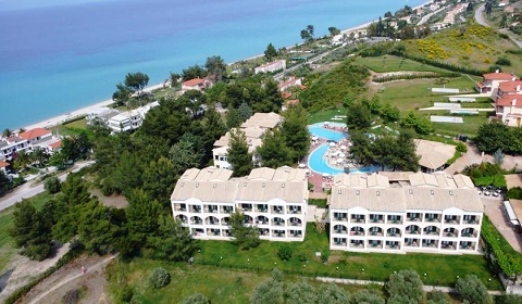 5 нощувки със закуски и вечери в Lesse Hotel 4*, Халкидики, Гърция през Юли и Август!