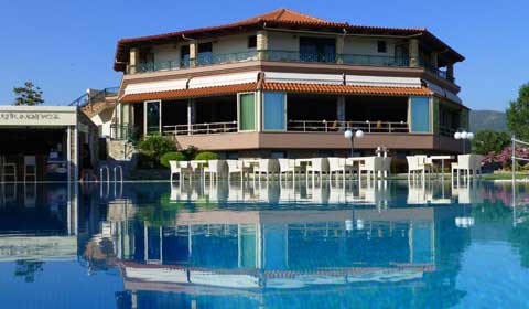 4 нощувки със закуски и вечери в Ismaros Hotel 4*, Комотини, Гърция през Юли и Август!