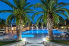 Last minute! 3 нощувки със закуски и вечери в Iris Hotel 3*, Сивири, Халкидики, Гърция през Май!