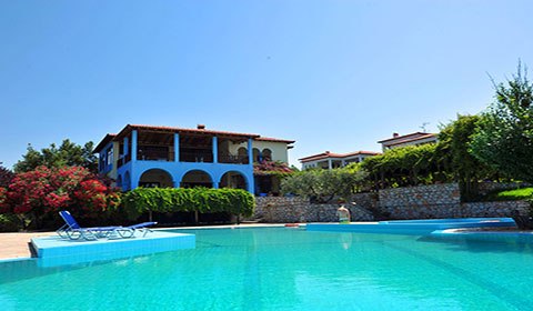 7 нощувки със закуски и вечери в Toroneos Hotel 2*, Халкидики, Гърция през Август!