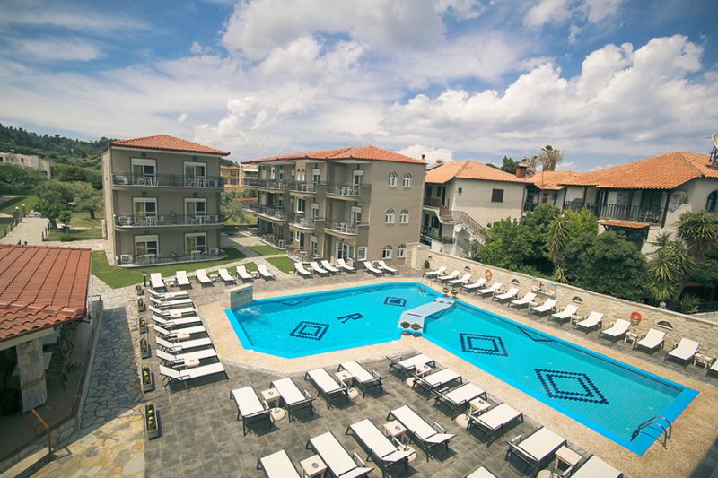 5 нощувки, All Inclusive в Royal Hotel & Suites 4*, Халкидики, Гърция през Май! Дете до 1.99г. - безплатно!