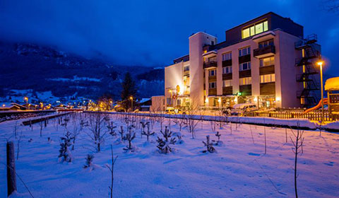 Мечтаната ски ваканция! 7 нощувки със закуски и вечери+ карта за лифта в хотел Sherlock Holmes 3*, Майринген, Швейцария!