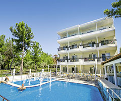 През Септември и Октомври: 3 нощувки със закуски в Sirines Hotel 2*, о.Тасос, Гърция! Две деца до 5.99г. - безплатно!