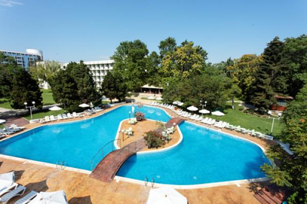 3 нощувки All Inclusive в хотел Лебед 4*, Св. св. Константин и Елена през Юни! Деца до 11.99г. - безплатно!