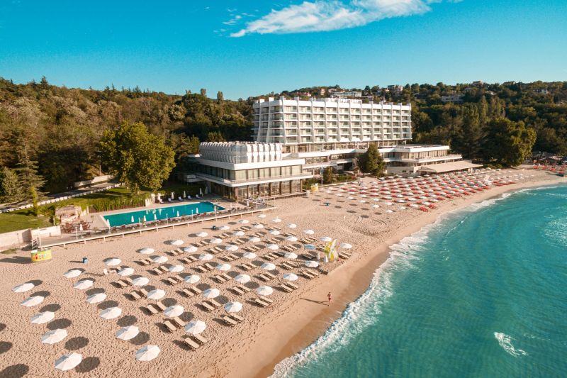 7 нощувки All Inclusive+ в хотел Палас 5*, Слънчев ден през Юли и Август! Дете до 11.99г. - безплатно!