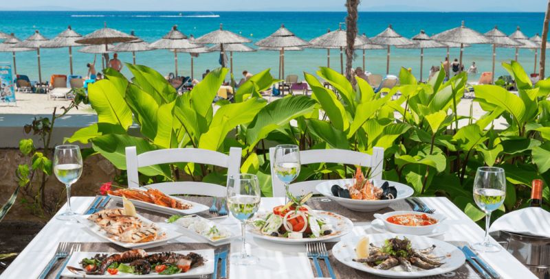 3 нощувки със закуски в хотел Atrium Thassos 4*, о.Тасос, Гърция през Май! Дете до 1.99г. - безплатно!