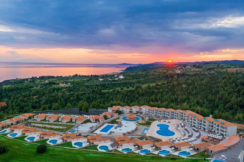 Черен петък 2024! 3 нощувки, All Inclusive в Ajul Luxury Hotel & SPA Resort 5*, Халкидики, Гърция през Май и Юни! Дете до 12.99г. - безплатно!