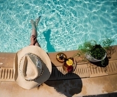 3 нощувки със закуски в хотел Ostria Sea Side Hotel 4*, Халкидики, Гърция през Май! Дете до 11.99г. - безплатно!