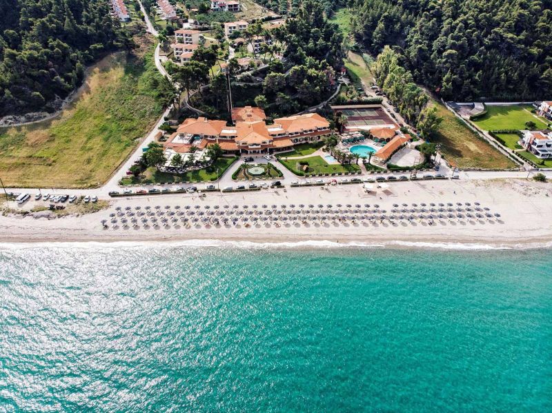 Майски празници: 3 нощувки със закуски и вечери в Possidi Holidays Resort 5*, Халкидики, Гърция!