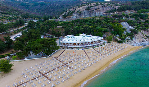 През Септември: 3 нощувки със закуски и вечери в Tosca Beach Hotel 3*, Кавала, Гърция!