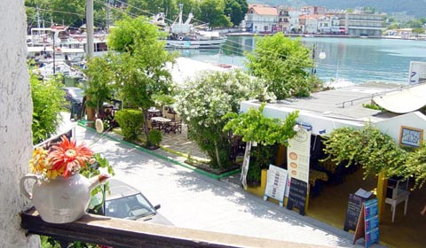 На море през м.Април, м.Май и м.Юни: 2 нощувки със закуски в хотел Captain's Beach Luxury Apartments, o.Тасос, Гърция!